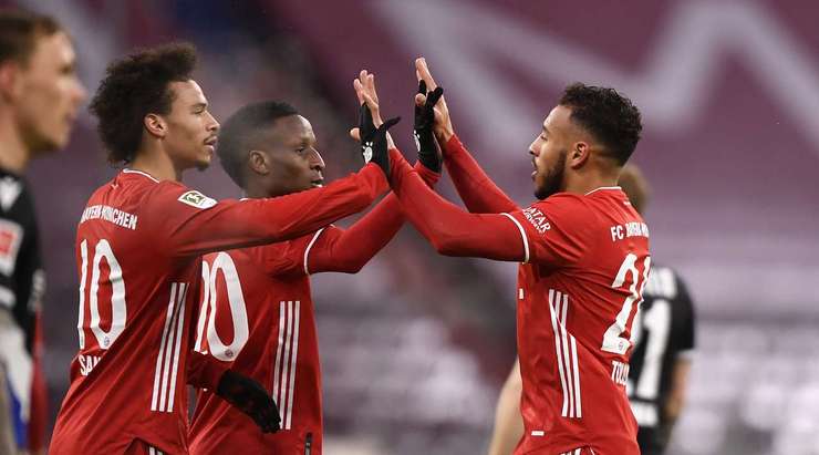 Một đường chuyền bổng hoàn hảo từ Leroy Sane tìm đến Corentin Tolisso (Bayern Munich), người đã nhảy cao nhất và đánh đầu từ cự li gần vào góc trái khung thành. Pha dứt điểm có lực và đủ chính xác để hoàn toàn loại bỏ thủ môn Stefan Ortega. Tỉ số bây giờ là: 2:3.