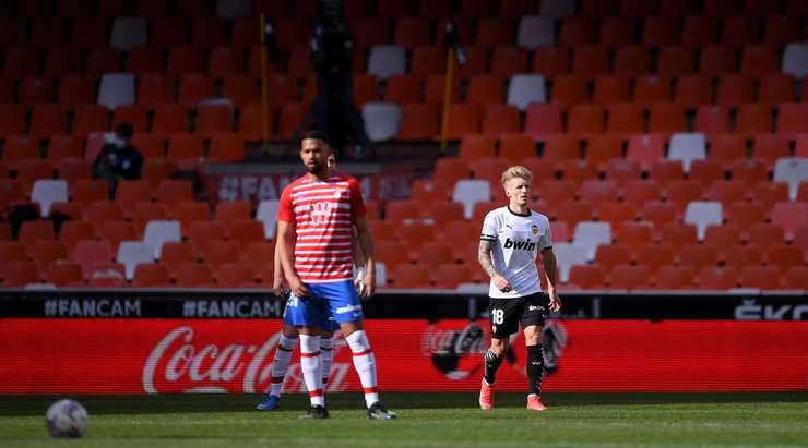Jose Gaya thực hiện một quả tạt bổng chính xác vào vòng cấm. Daniel Wass (Valencia) đón bóng và dứt điểm chìm rất nhanh vào ngay giữa khung thành. Thủ môn đã không thể kịp cản phá. Tỉ số đã được thay đổi thành: 1:0.