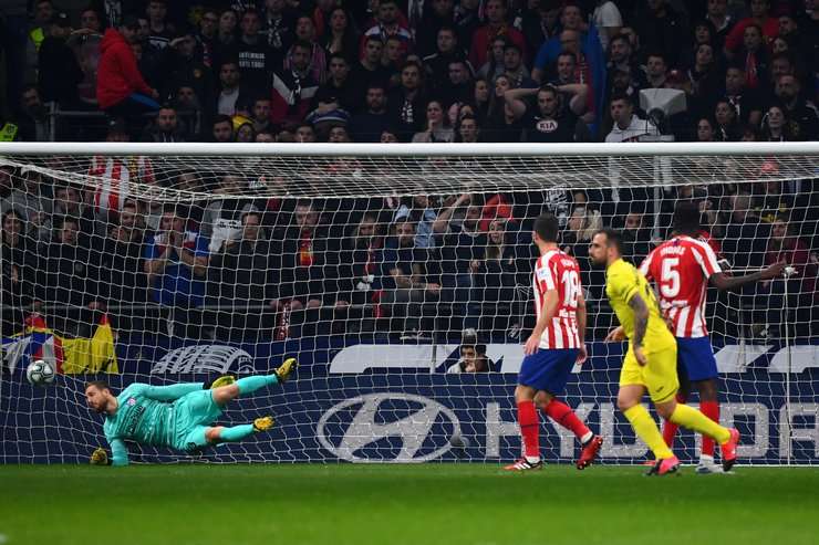 Bóng bật ra và đến chân của Alcacer Paco (Villarreal) ở ngay bên ngoài vòng cấm. Anh không hề do dự và tung một cú sút tuyệt vời vào sát mé trong cột dọc bên trái. Pha dứt điểm đi ra ngoài tầm với của thủ thành Jan Oblak và tỉ số đã được thay đổi thành 0:1.