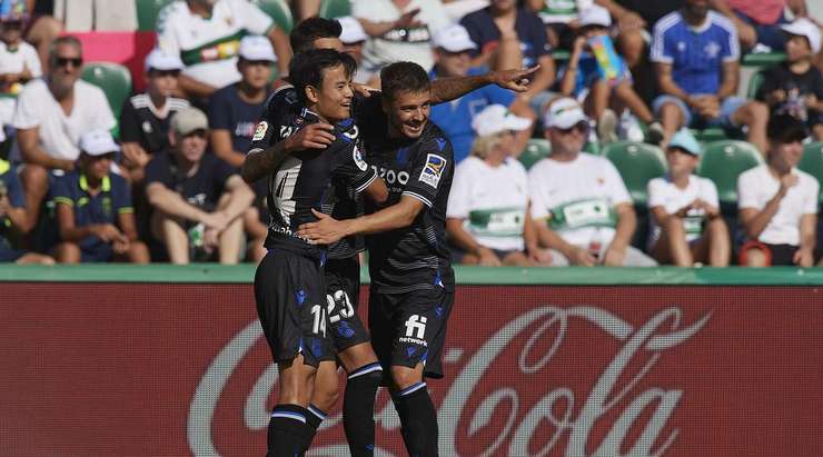 Brais Mendez (Real Sociedad) ghi bàn! Brais Mendez (Real Sociedad) được kiến tạo bởi Martin Zubimendi và anh ấy đã cho thấy sự bình tĩnh tuyệt vời trong vòng cấm để sút vào góc phải phía dưới. 0:1.