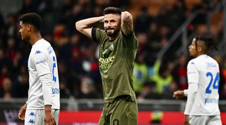 Đó là một bàn thắng! Tỉ số được nâng lên 1:0. Olivier Giroud (AC Milan) nhảy lên cao nhất để đón quả tạt hoàn hảo từ Alessandro Florenzi và tung một cú đánh đầu từ cự li gần vào góc trái khung thành. Thủ môn Samuele Perisan đã hoàn toàn bó tay.