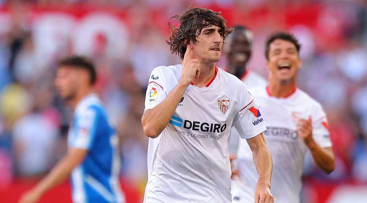 Bryan Salvatierra (Sevilla) có một bàn thắng bị từ chối vì lỗi việt vị!