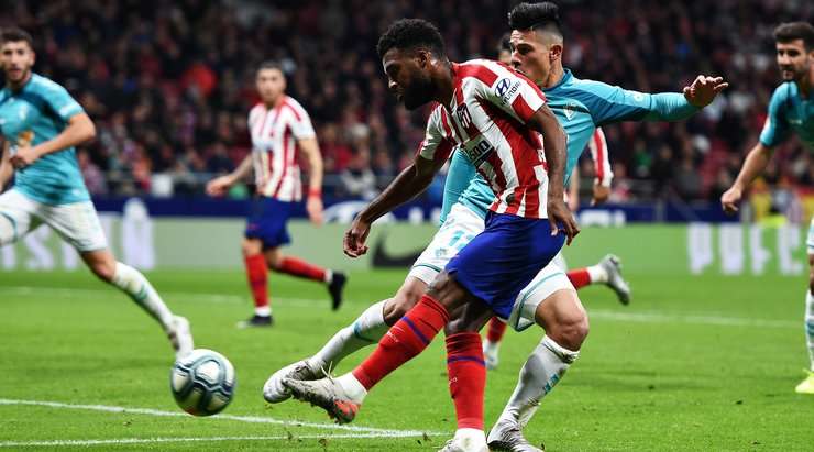 Thomas Lemar (Atl. Madrid) chiến thắng trong một cuộc đua tốc độ để lấy bóng trong vòng cấm và sút rất mạnh về phía góc trái khung thành. Đó là một nỗ lực tuyệt vời, nhưng phong độ của thủ môn Sergio Herrera còn tuyệt vời hơn, thủ môn này đã dùng những đầu ngón tay của mình để đẩy bóng ra ngoài.