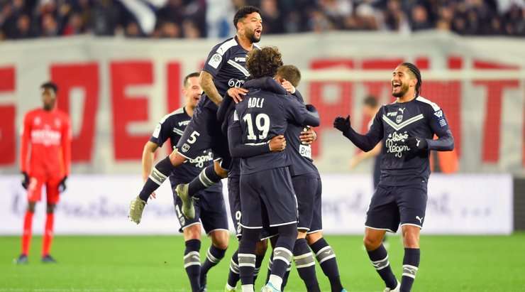 Josh Maja (Bordeaux) nhận một đường chuyền thú vị bên trong vòng cấm và anh sút bóng lọt qua thủ môn vào lưới. Một pha dứt điểm xuất sắc!
