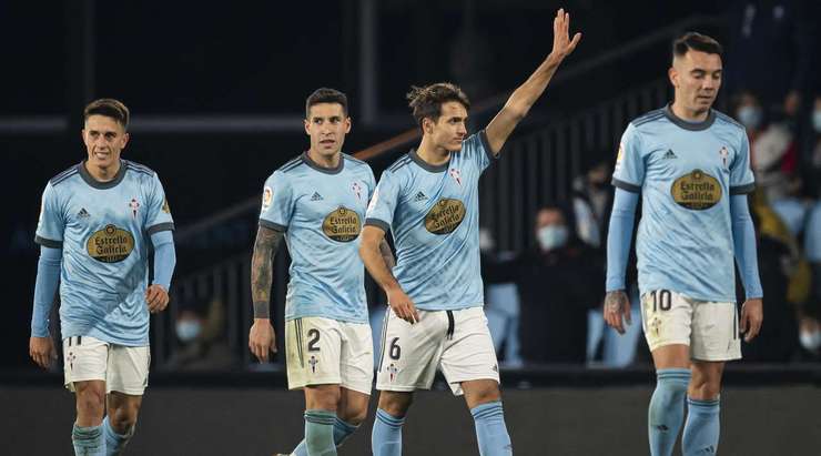 Vào! Denis Suarez (Celta Vigo) sút bóng thành bàn từ cự li rất gần sau khi đón một đường chuyền. Kiến tạo bởi Hugo Mallo. Tỉ số là 3:0.