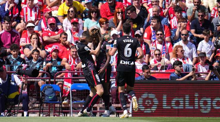 Vào! Oihan Sancet thực hiện một đường chuyền đến chân Nico Williams (Ath Bilbao) và cầu thủ này tung một cú sút từ trong vòng cấm, đưa bóng vào góc thấp bên trái mành lưới. Tỉ số là 0:1.