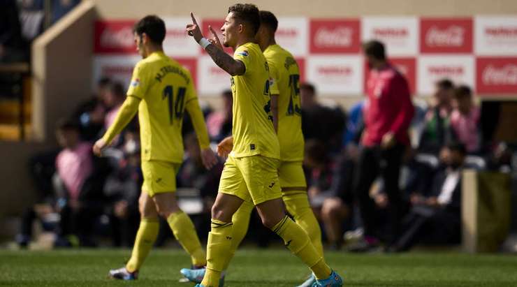 Một cú sút bị cản phá và bóng bật ra đến chân của Yeremi Pino (Villarreal), người tung cú sút bồi vào lưới.