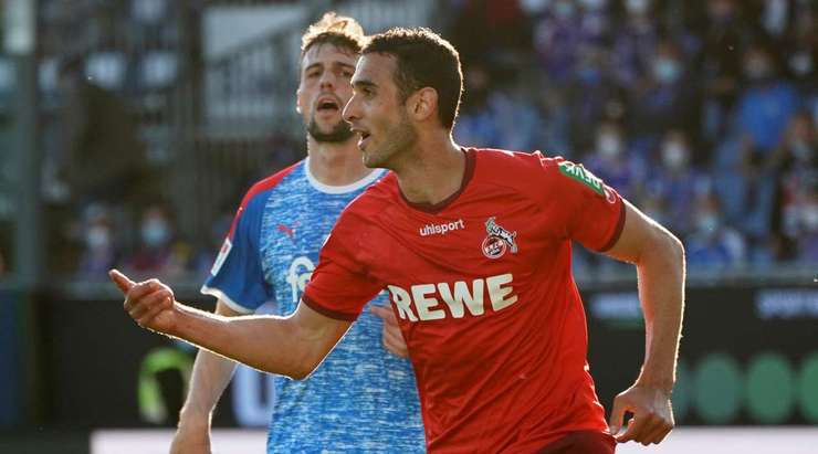 Vào! Jan Thielmann thực hiện một đường chuyền đến chân Ellyes Skhiri (Köln) và cầu thủ này tung một cú sút từ trong vòng cấm, đưa bóng vào phía trong cột dọc bên phải. Tỉ số là 1:5.