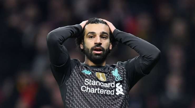 Một cơ hội tuyệt vời! Mohamed Salah (Liverpool) bỏ lỡ một cơ hội triển vọng khi anh ấy đón một quả tạt hoàn hảo từ biên và tung cú đánh đầu dũng mãnh từ gần chấm phạt đền đi chệch cột dọc bên trái trong gang tấc!