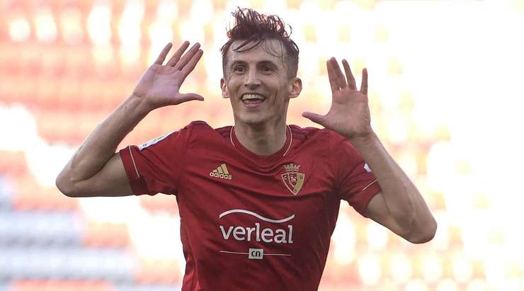 Một đường chuyền bổng hoàn hảo từ Manuel Sanchez tìm đến Ante Budimir (Osasuna), người đã nhảy cao nhất và đánh đầu từ cự li gần vào góc thấp bên trái khung thành. Pha dứt điểm có lực và đủ chính xác để hoàn toàn loại bỏ thủ môn David Gil. Tỉ số bây giờ là: 1:0.