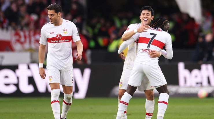 Vào! Wataru Endo chuyền bóng cho Tanguy Coulibaly (VfB Stuttgart) và cầu thủ này có một cú sút bị bị đổi hướng ngay trong vòng cấm, khiến thủ môn Marvin Schwabe không thể làm gì được. 3:0.