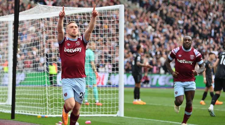 Jarrod Bowen (West Ham) đón đường căng ngang hoàn hảo vào sâu bên trong vòng cấm từ Thilo Kehrer và khống chế bóng một cách tinh tế. Tiếp theo, anh tung một cú sút chuẩn xác, đưa bóng đi dội cột dọc bên phải vào lưới. Tỉ số đã được nâng lên: 2:2.
