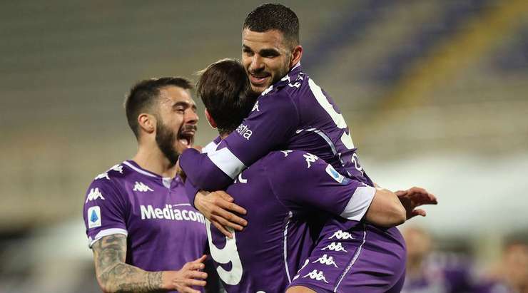 Valentin Eysseric (Fiorentina) ghi bàn! Valentin Eysseric (Fiorentina) được kiến tạo bởi Dusan Vlahovic và anh ấy đã cho thấy sự bình tĩnh tuyệt vời trong vòng cấm để sút bóng vào lưới. 3:0.