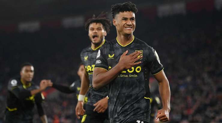 Một quả đá phạt được thực hiện hoàn hảo! Douglas Luiz tạt bóng vào và Ollie Watkins (Aston Villa) bật cao dứt điểm tại rìa vòng 5m50. Cú đánh đầu từ cự li gần của anh ấy đi vào sát mép trong cột dọc bên phải, và tỉ số đã được thay đổi – 0:1.