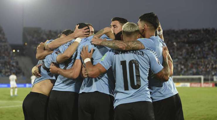 Bóng bật ra và đến chân của Rodrigo Bentancur (Uruguay) ở ngay bên ngoài vòng cấm. Anh không hề do dự và tung một cú sút tuyệt vời vào góc trái phía dưới. Pha dứt điểm đi ra ngoài tầm với của thủ thành Wuilker Farinez và tỉ số đã được thay đổi thành 1:0.