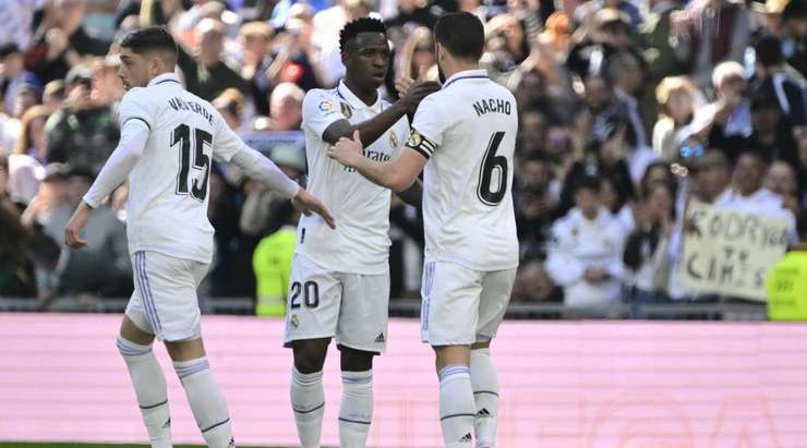 Vinicius Junior (Real Madrid) có một pha đi bóng độc diễn tuyệt vời và dứt điểm từ trong vòng cấm, đánh bại thủ môn Fernando Pacheco với một cú sút vào góc phải phía dưới. Tỉ số bây giờ là: 1:1.