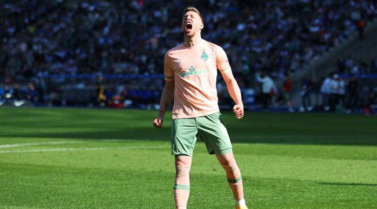 Vào! Mitchell Weiser (Werder Bremen) cướp được bóng sau sai lầm tồi tệ của thủ môn Oliver Christensen và bàn thắng đã được ghi. Tỉ số là 0:4.