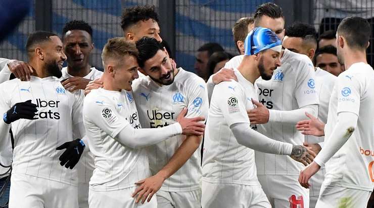Vào! Kevin Strootman dọn cỗ cho Morgan Sanson (Marseille) tại rìa vòng cấm người sút bóng vào nóc lưới. 1:0.