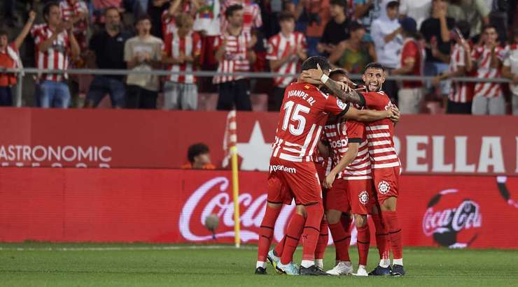 Domingos Duarte (Getafe) đã hoàn toàn mất phương hướng và anh đã đưa quả bóng về đốt lưới nhà!