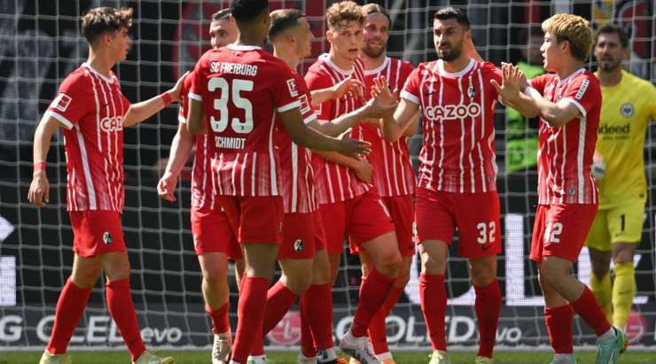 Vincenzo Grifo (Freiburg) đón bóng bật ra trong vòng 5m50 và đánh đầu. Pha dứt điểm của anh đã đưa được bóng vào góc thấp bên trái mành lưới, và vì vậy, tỉ số đã được nâng lên 0:1.