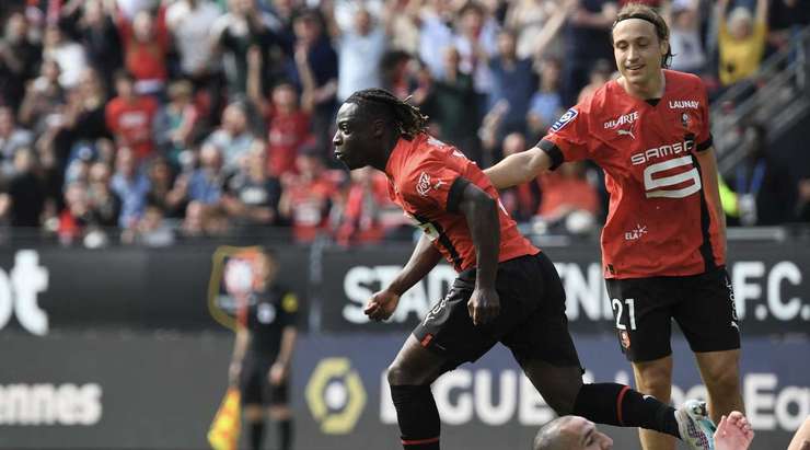 Jeremy Doku (Rennes) kết thúc nỗ lực đi bóng đẹp mắt của mình với một cú sút xuất sắc từ trong vòng cấm. Bóng đi vào góc thấp bên phải khung thành và Paul Bernardoni chỉ có thể vào lưới nhặt bóng. Tỉ số là 4:2.