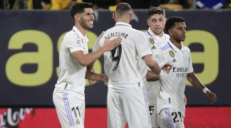 Vào - 0:2! Marco Asensio (Real Madrid) tung một cú sút từ rìa vòng cấm và ghi bàn vào góc trái phía dưới. Federico Valverde kiến tạo thành bàn.