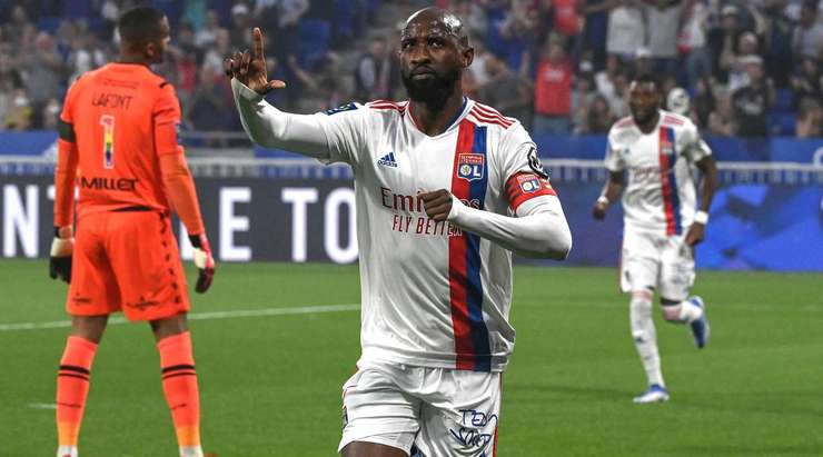 Moussa Dembele (Lyon) đón bóng bật ra trong vòng 5m50 và đánh đầu. Pha dứt điểm của anh đã đi thẳng vào ngay giữa mành lưới, và vì vậy, tỉ số đã được nâng lên 1:0.