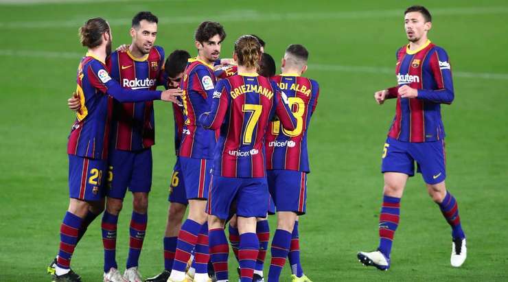 Vào! Từ ngoài vòng cấm địa, Lionel Messi (Barcelona) kiểm soát gọn gàng một đường chuyền chính xác từ Ousmane Dembele. Anh quan sát nhanh và tung một cú sút không thể cản phá đi thẳng vào góc phải khung thành. Tỉ số là 1:1.