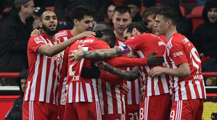 Sheraldo Becker (Union Berlin) đón đường căng ngang hoàn hảo vào sâu bên trong vòng cấm từ Jerome Roussillon và khống chế bóng một cách tinh tế. Tiếp theo, anh tung một cú sút căng vào ngay giữa khung thành, nâng tỉ số lên: 1:0.