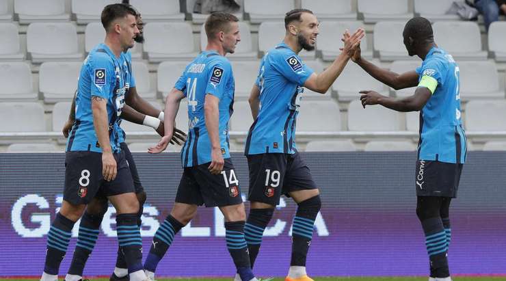 Karl Toko Ekambi có một đường căng ngang xuất sắc vào trong vòng cấm. Amine Gouiri (Rennes) đón bóng và đánh đầu từ cự li gần vào góc cao bên phải, đánh bại thủ môn Benjamin Leroy. Một tình huống thể hiện sự nhạy bén cũng như khả năng dứt điểm thượng hạng. Tỉ số là 0:2.