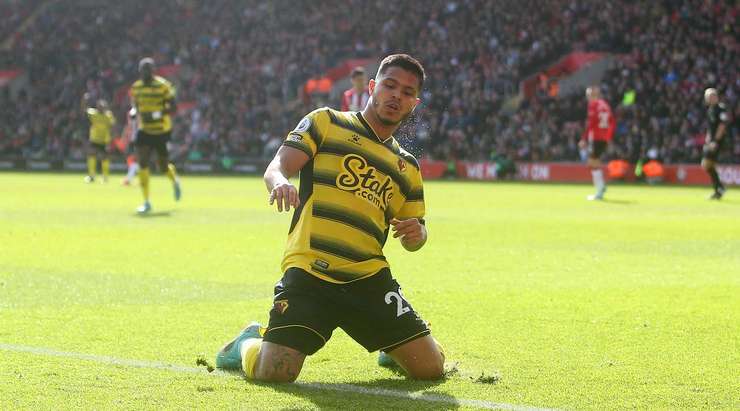 Vào! Juraj Kucka thực hiện một quả tạt vào vòng cấm và kiến tạo thành công cho Cucho (Watford), người đã đón bóng và dứt điểm gọn gàng vào góc thấp bên phải khung thành. Tỉ số đã được nâng lên 0:2.
