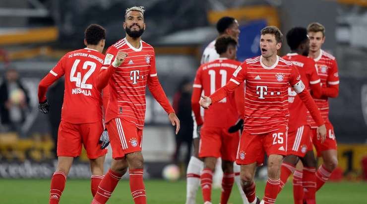 Vào! Thomas Muller thực hiện một đường chuyền đến chân Eric Maxim Choupo-Moting (Bayern Munich) và cầu thủ này tung một cú sút từ trong vòng cấm, đưa bóng vào góc thấp bên phải mành lưới. Tỉ số là 0:2.