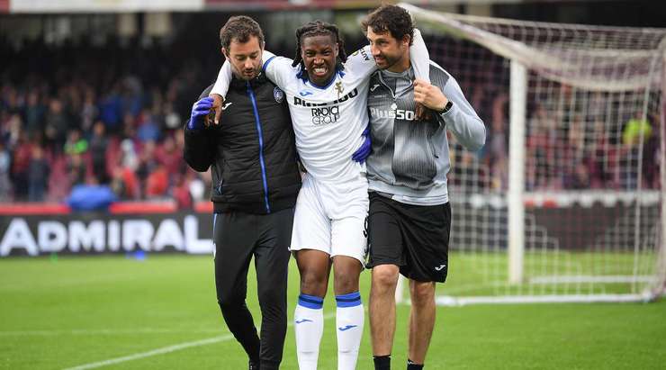 Huấn luyện viên quyết định giới thiệu những gương mặt mới, Caleb Okoli (Atalanta) được trao cơ hội vào sân thay cho Brandon Soppy.