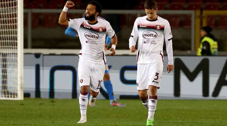 Tonny Vilhena (Salernitana) ghi bàn! Tonny Vilhena (Salernitana) được kiến tạo bởi Boulaye Dia và anh ấy đã cho thấy sự bình tĩnh tuyệt vời để đưa bóng vào lưới trong vòng cấm. 0:2.