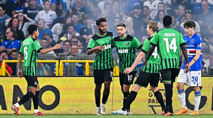Vào! Domenico Berardi (Sassuolo) nhận một đường chuyền ngắn rất vừa tầm từ Emil Konradsen Ceide ở một vị trí bên trong vòng cấm, anh lách người và tung một cú sút chìm không thể cản phá về chính giữa khung thành. Bóng đã nằm gọn trong lưới, tỉ số là 1:1.
