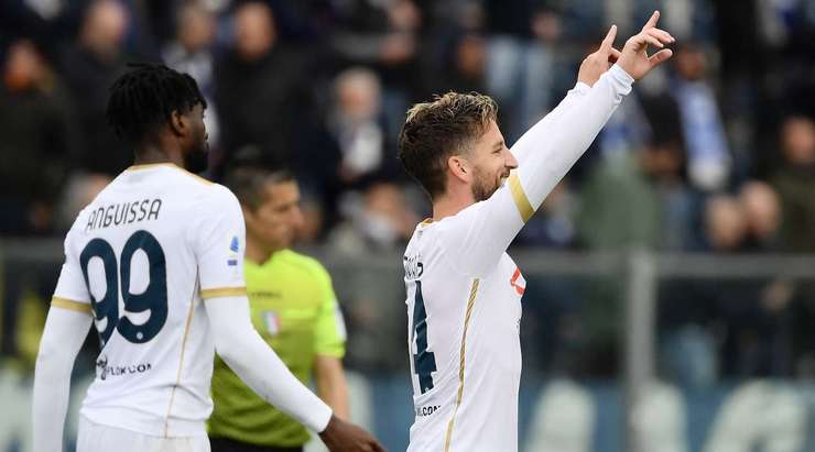 Một đường chuyền sát thủ của đồng đội đưa bóng đến chân Dries Mertens (Napoli), đặt anh vào thế đối mặt với thủ môn. Không làm đồng đội của mình thất vọng, cầu thủ này tung một cú sút chìm thành bàn vào mép trong cột dọc bên trái.