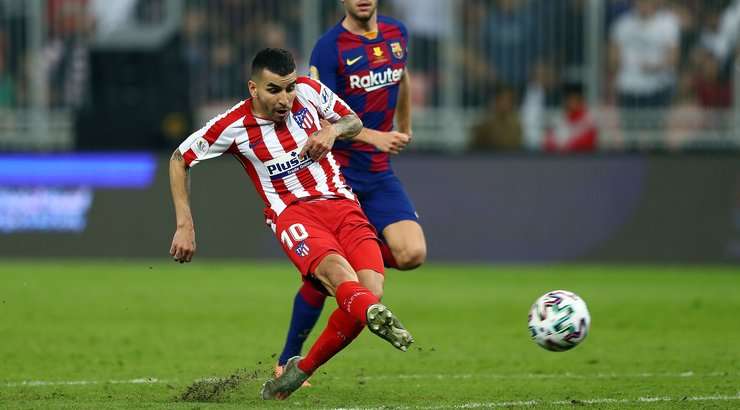 Angel Correa (Atl. Madrid) nhận một đường chuyền tuyệt hay của đồng đội và anh dứt điểm rất mạnh, đưa bóng vào góc phải khung thành!