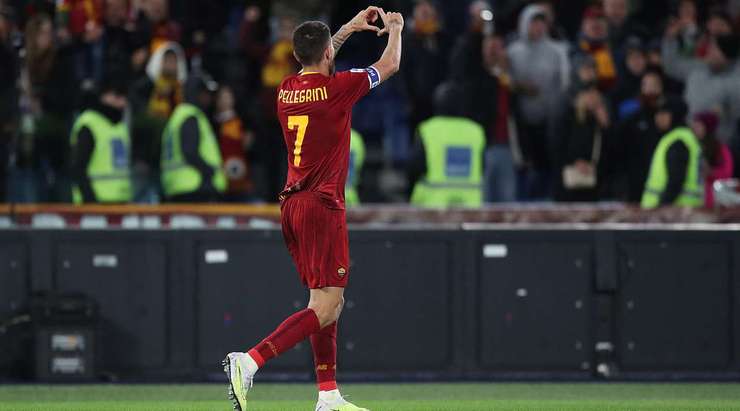 Lorenzo Pellegrini (AS Roma) ghi bàn! Lorenzo Pellegrini (AS Roma) được kiến tạo bởi Andrea Belotti và anh ấy đã cho thấy sự bình tĩnh tuyệt vời trong vòng cấm để sút vào góc trái phía trên. 2:0.