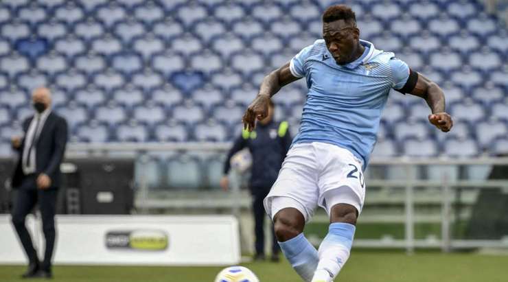 VÀO! Đó là một cú sút phạt đền tuyệt vời của Felipe Caicedo (Lazio) về phía góc thấp bên trái khung thành, không có một chút cơ hội nào cho thủ môn Jeroen Zoet để cản phá!
