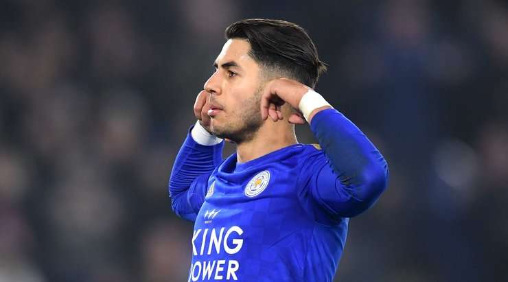 Vào! Ayoze Perez (Leicester) tinh quái dừng lại một nhịp trước khi sút, chờ cho thủ môn Darren Randolph đổ người trước khi bình tĩnh đưa bóng vào góc cao bên trái.