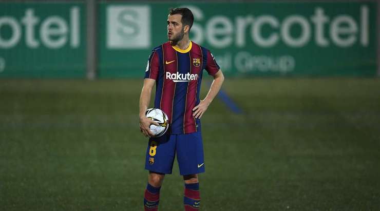 Cú sút vào góc thấp bên trái của Miralem Pjanic (Barcelona) từ chấm phạt đền đã không thể đánh bại được thủ môn. Ramon Juan Ramirez đã đọc tình huống rất tốt và đổ người cản phá thành công.