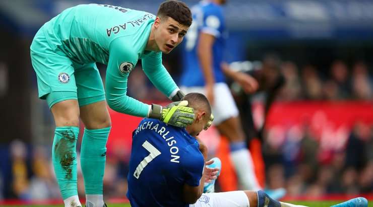 Có vẻ như Richarlison (Everton) đang gặp khó khăn sau khi bị choáng. Chúng ta sẽ xem liệu anh ấy có thể vượt qua không.