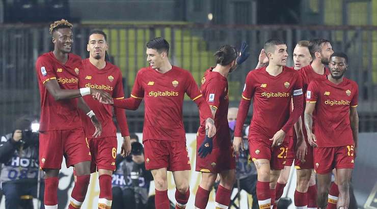 Vào! Sergio Oliveira (AS Roma) lấy bóng bật ra trong vòng cấm và sút thành bàn, vào góc phải phía trên.