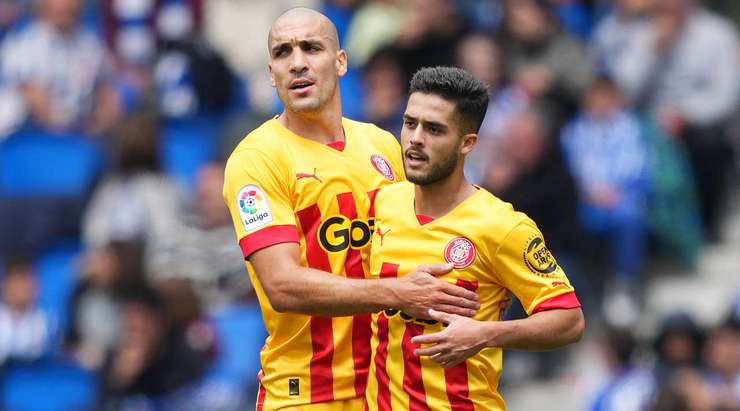 Yan Couto (Girona) kết thúc nỗ lực đi bóng đẹp mắt của mình với một cú sút xuất sắc từ trong vòng cấm. Bóng đi vào góc cao bên trái khung thành và Alex Remiro chỉ có thể vào lưới nhặt bóng. Tỉ số là 2:1.