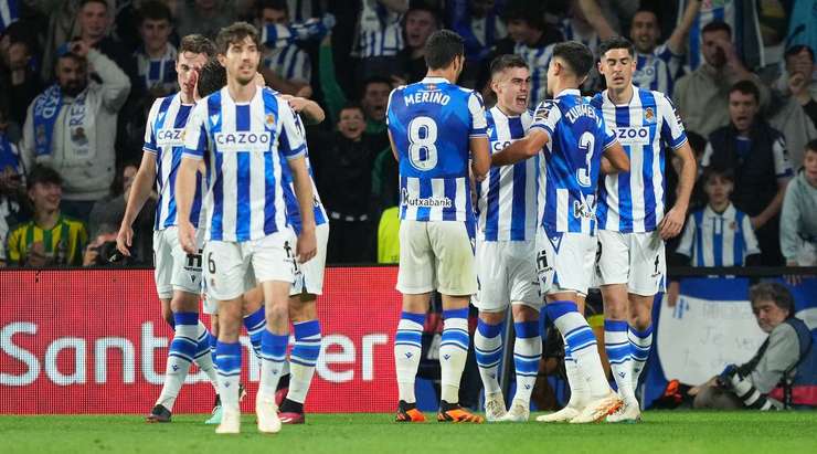 Ander Barrenetxea (Real Sociedad) không cho thủ môn cơ hội nào với một cú sút chính xác vào góc trái phía dưới khung thành.