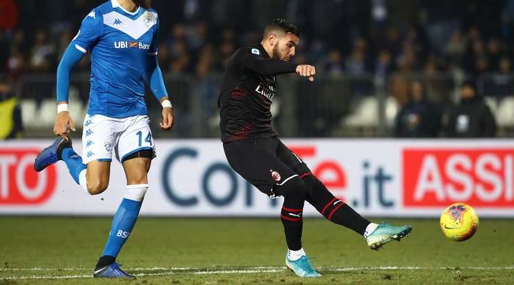 Theo Hernandez (AC Milan) xuất sắc vượt qua hai hậu vệ đối phương và tung một cú sút đẹp mắt từ rìa vòng cấm, bóng đi dội xà ngang!