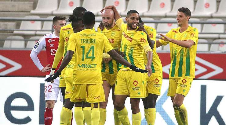 Một quả đá phạt được thực hiện hoàn hảo! Imran Louza treo bóng vào, Nicolas Pallois (Nantes) bật cao nhất gần chấm phạt đền và tung một cú đánh đầu tuyệt vời đi vào chính giữa mành lưới. Tỉ số là 0:1.