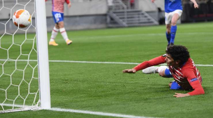 Một bàn phản lưới do lỗi của Jesus Vallejo (Granada CF), anh nỗ lực ngăn cản một quả tạt của đối phương, nhưng lại xui xẻo làm bóng đổi hướng vào sát cột dọc bên trái của khung thành đội nhà.