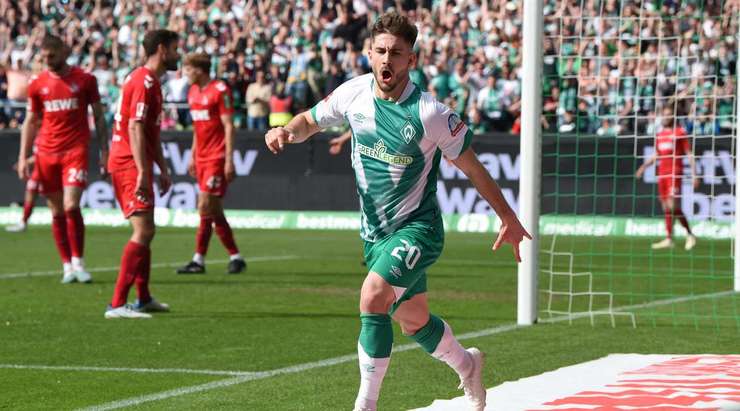 Romano Schmid (Werder Bremen) nhận một đường chuyền thú vị bên trong vòng cấm và anh tung một cú sút chìm chuẩn xác vào góc thấp bên phải khung thành. Một pha dứt điểm rất hiểm!