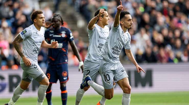 Vào! Saif-Eddine Khaoui (Clermont) dễ dàng đệm bóng vào lưới trống từ một cự ly gần, sau khi một cú sút đã đập vào một người hậu vệ và quả bóng bật ra. Tỉ số là 0:1.
